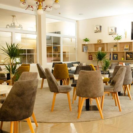 סיסאק Hotel Panonija מראה חיצוני תמונה