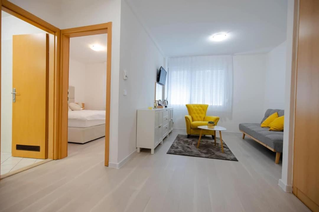 סיסאק Hotel Panonija מראה חיצוני תמונה